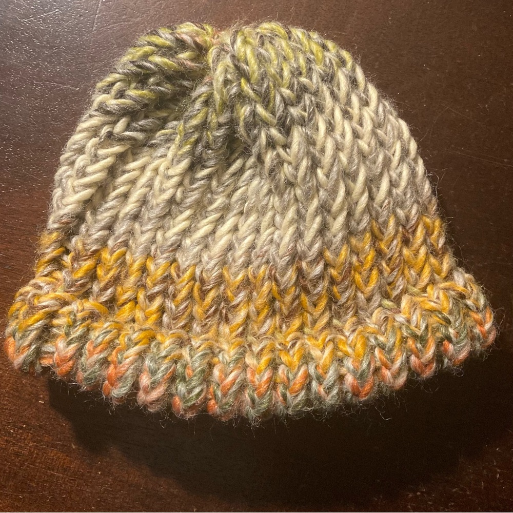 HANDMADE multicolor knit beanie for kids - Picture 2 of 4
